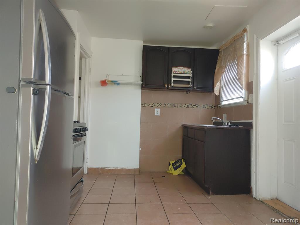 6321 Miller Road Dearborn, MI 48126 - Photo 7 of 9