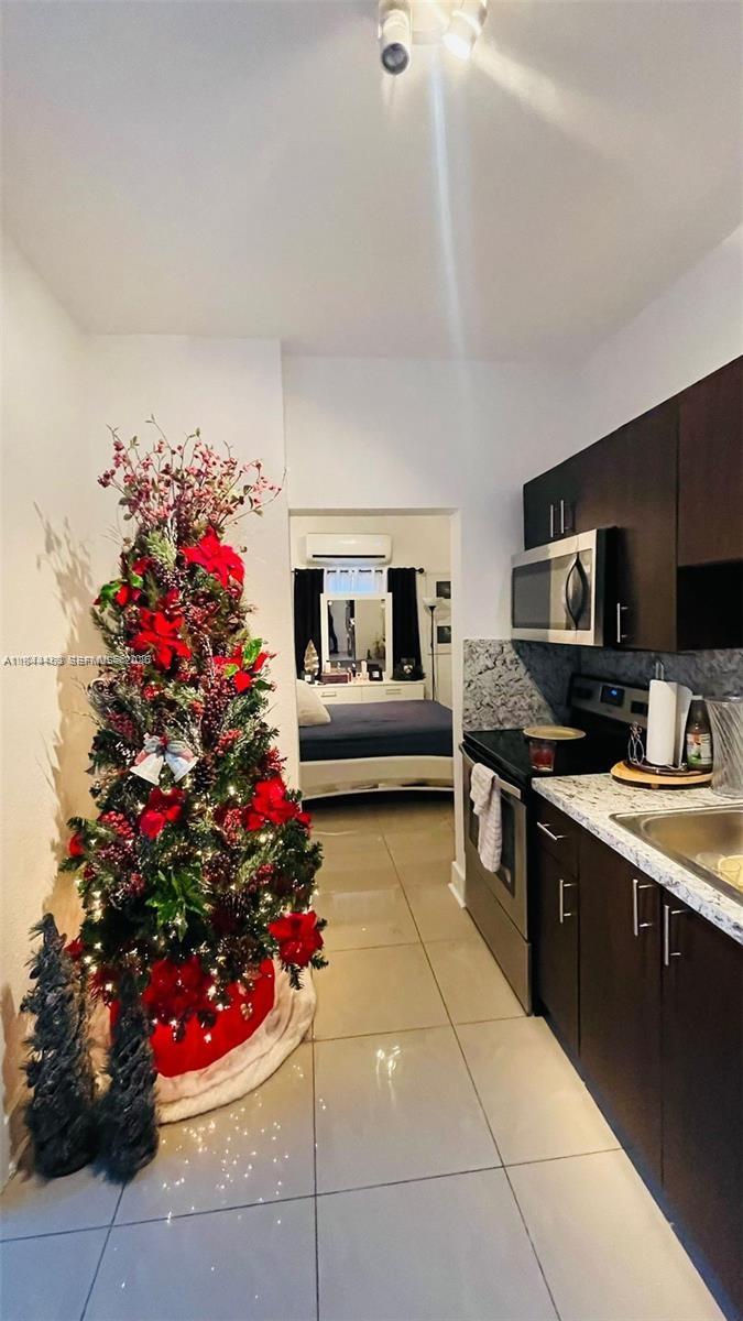 876 Southwest 2nd Street Miami, FL 33130 - Photo 4 of 13
