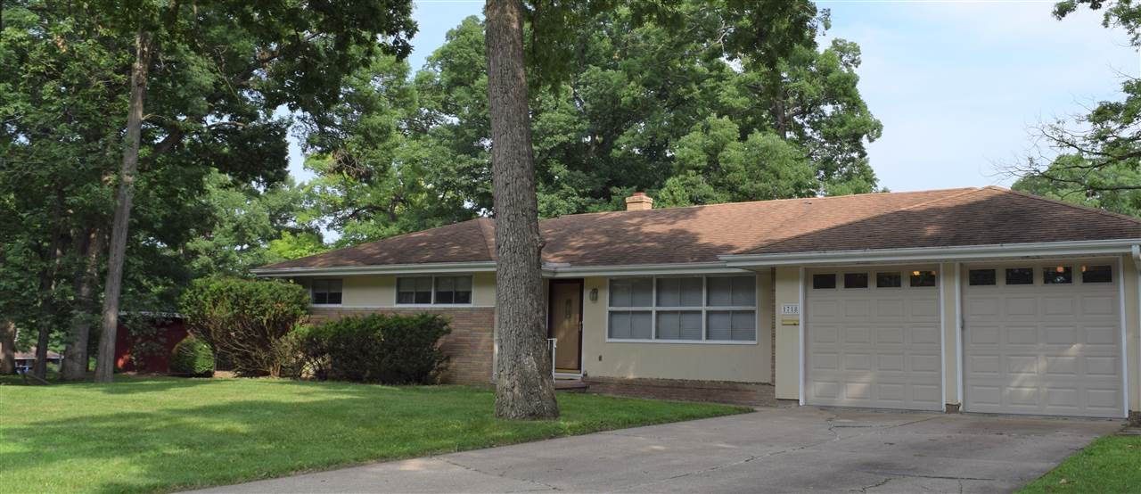 1718 East Maple Ridge Drive Peoria, IL 61603 - Photo 1 of 32 Gallery Image 1