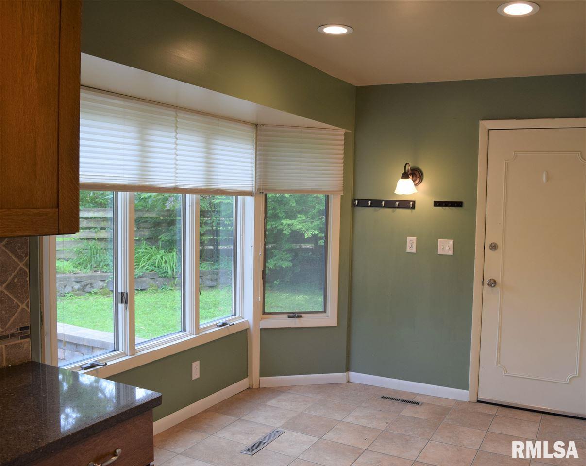 1718 East Maple Ridge Drive Peoria, IL 61603 - Photo 12 of 32 Gallery Image 12