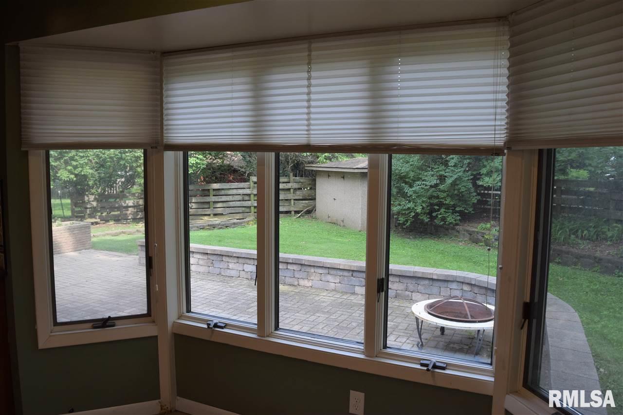 1718 East Maple Ridge Drive Peoria, IL 61603 - Photo 13 of 32 Gallery Image 13