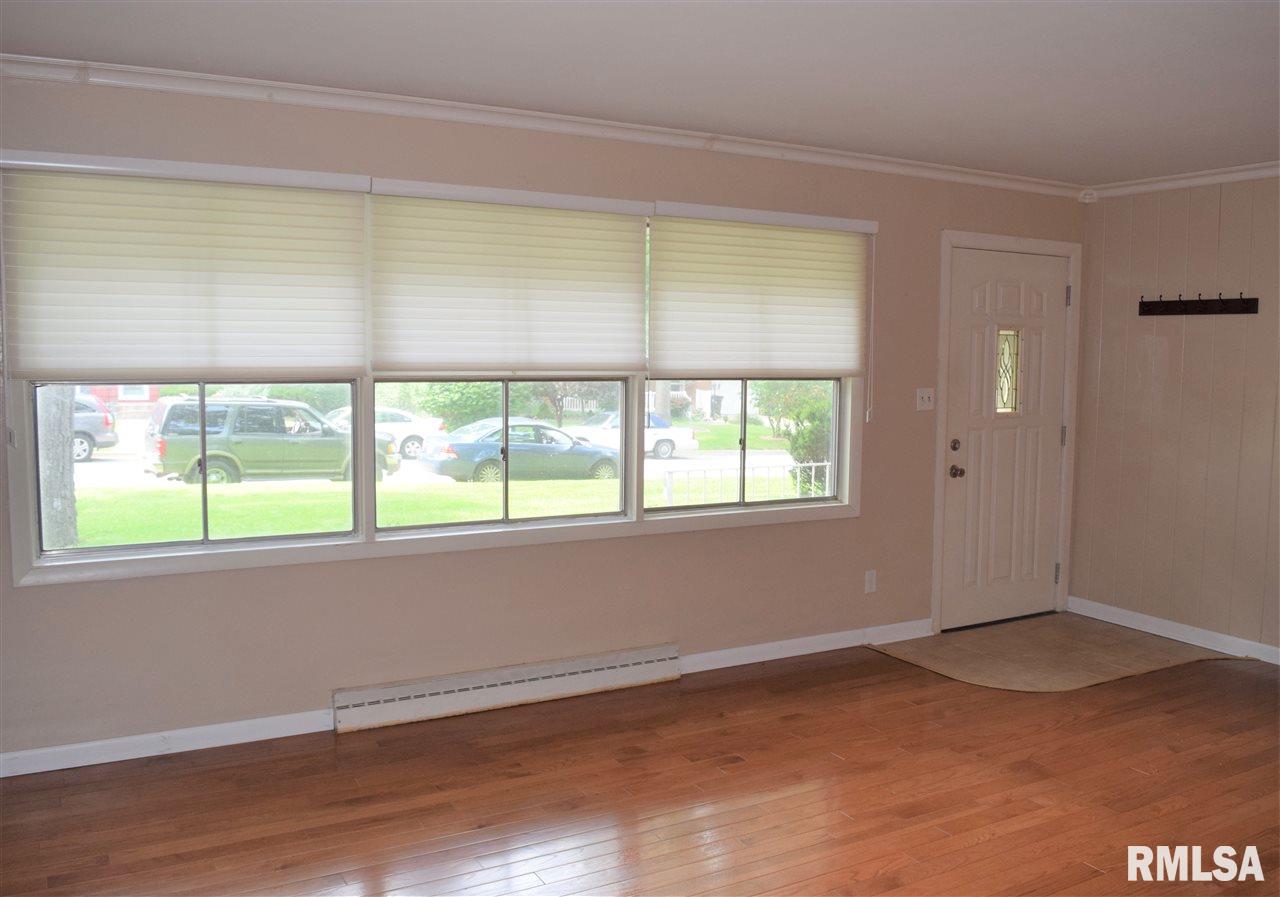 1718 East Maple Ridge Drive Peoria, IL 61603 - Photo 4 of 32 Gallery Image 4