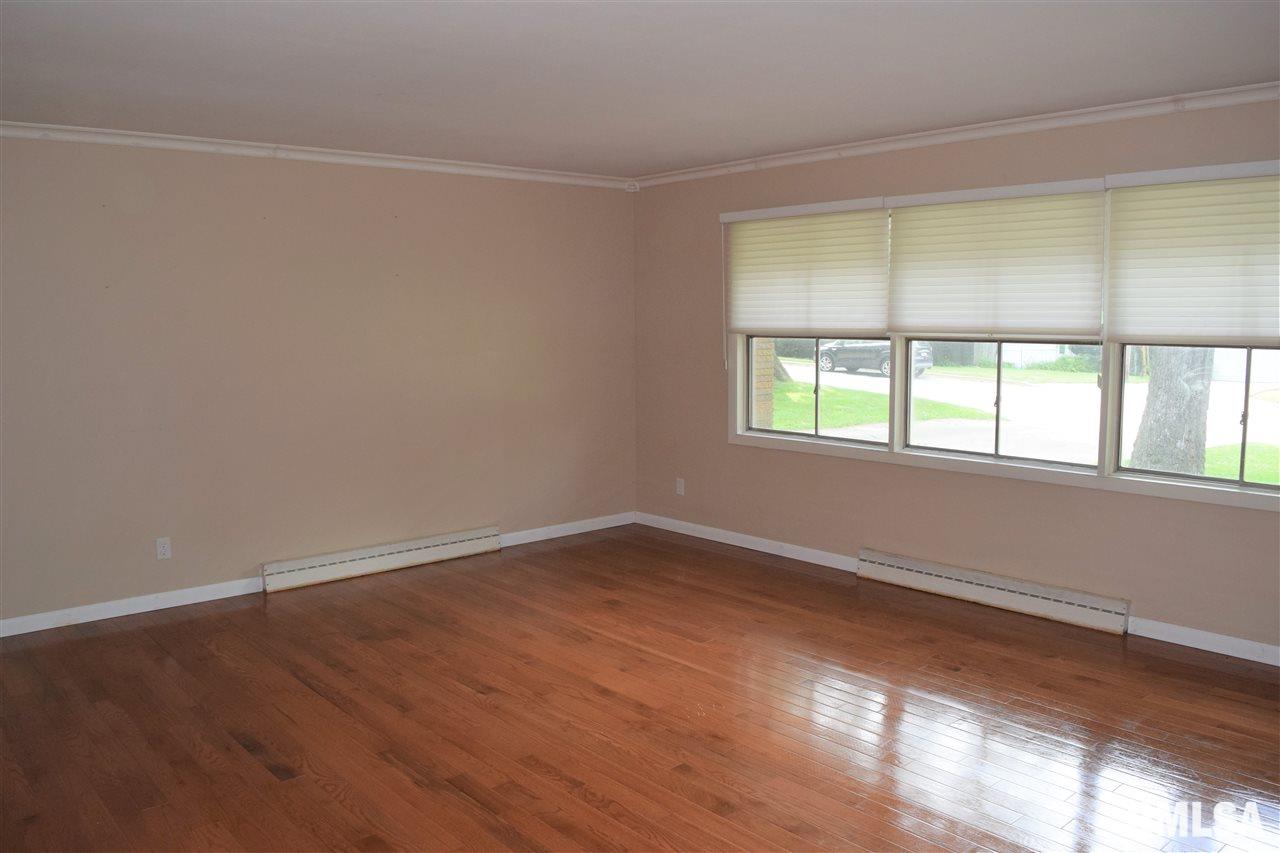 1718 East Maple Ridge Drive Peoria, IL 61603 - Photo 5 of 32 Gallery Image 5