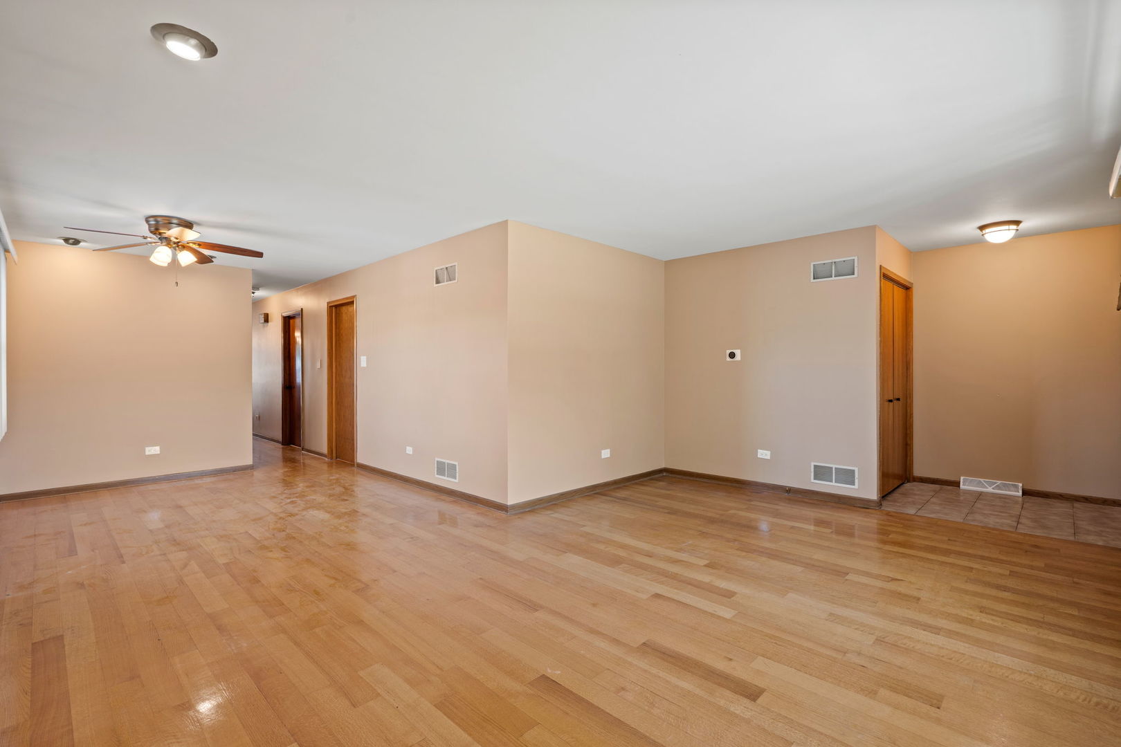2333 North Trumbull Avenue River Grove, IL 60171 - Photo 2 of 17 a view of a livingroom with wooden floor