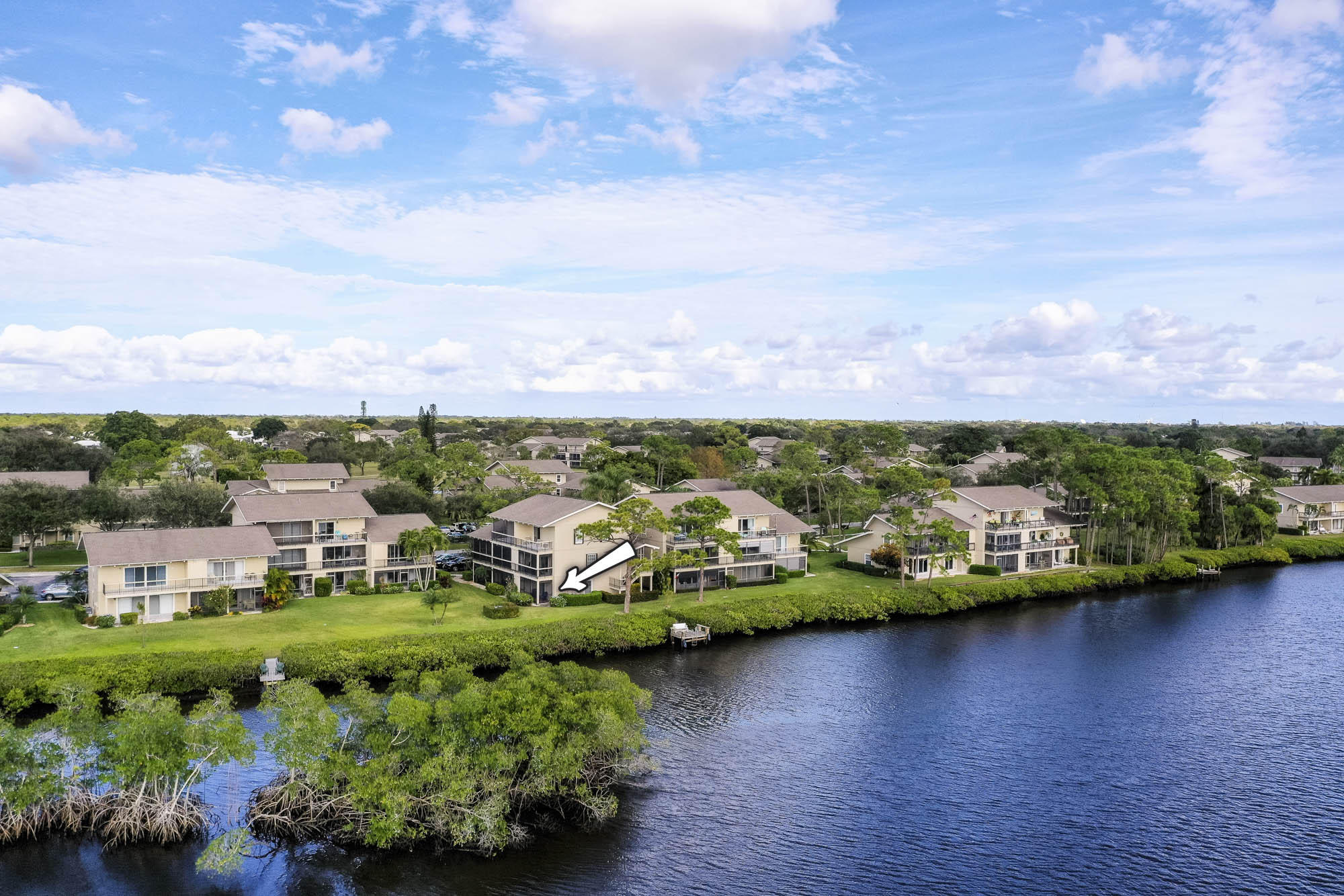 9170 Southeast Riverfront Terrace, Unit E Jupiter, FL 33469 - Photo 23 of 33 24