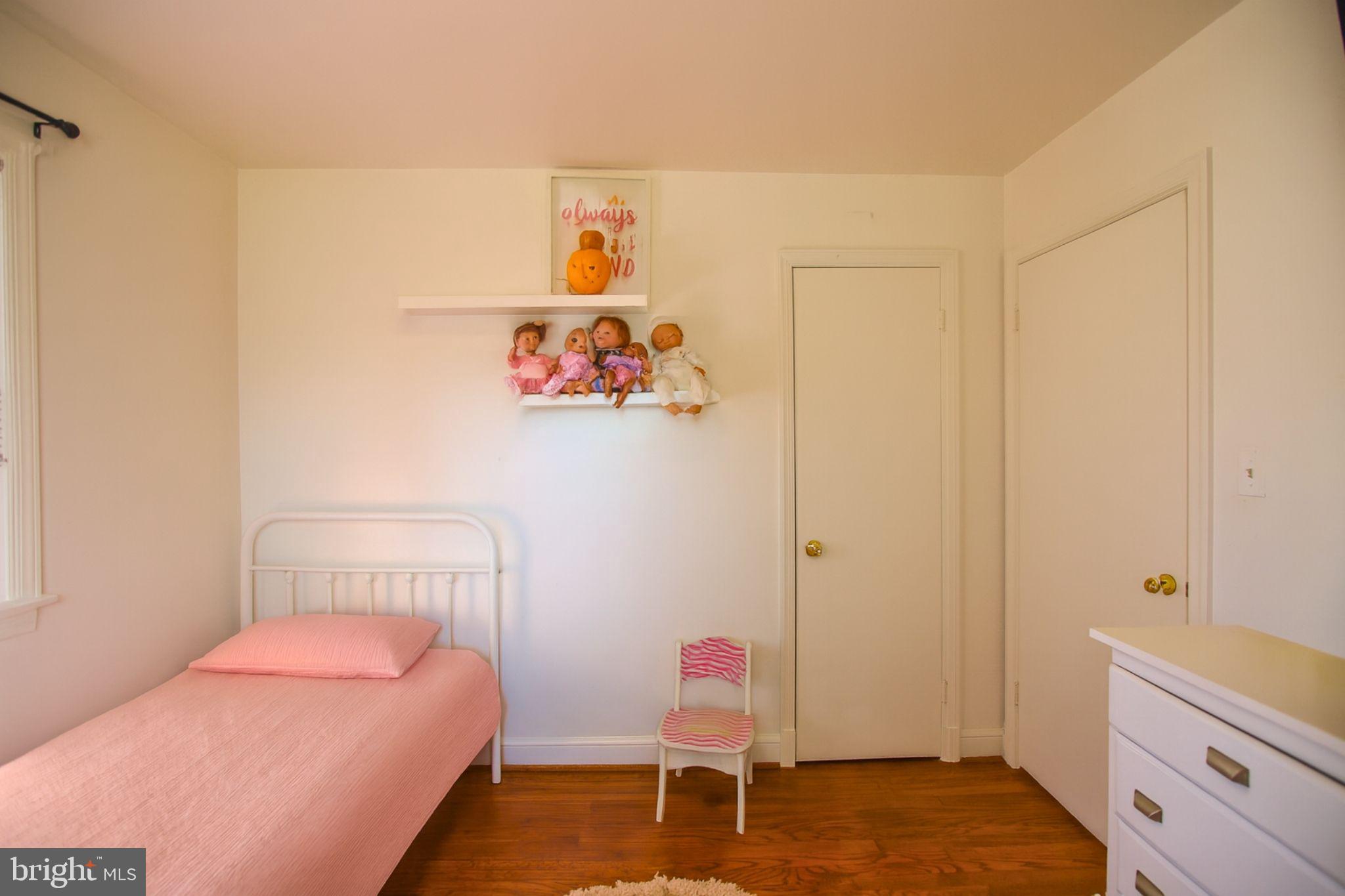 9200 Pine View Lane Clinton, MD 20735 - Photo 11 of 28 a bedroom with a bed and a window