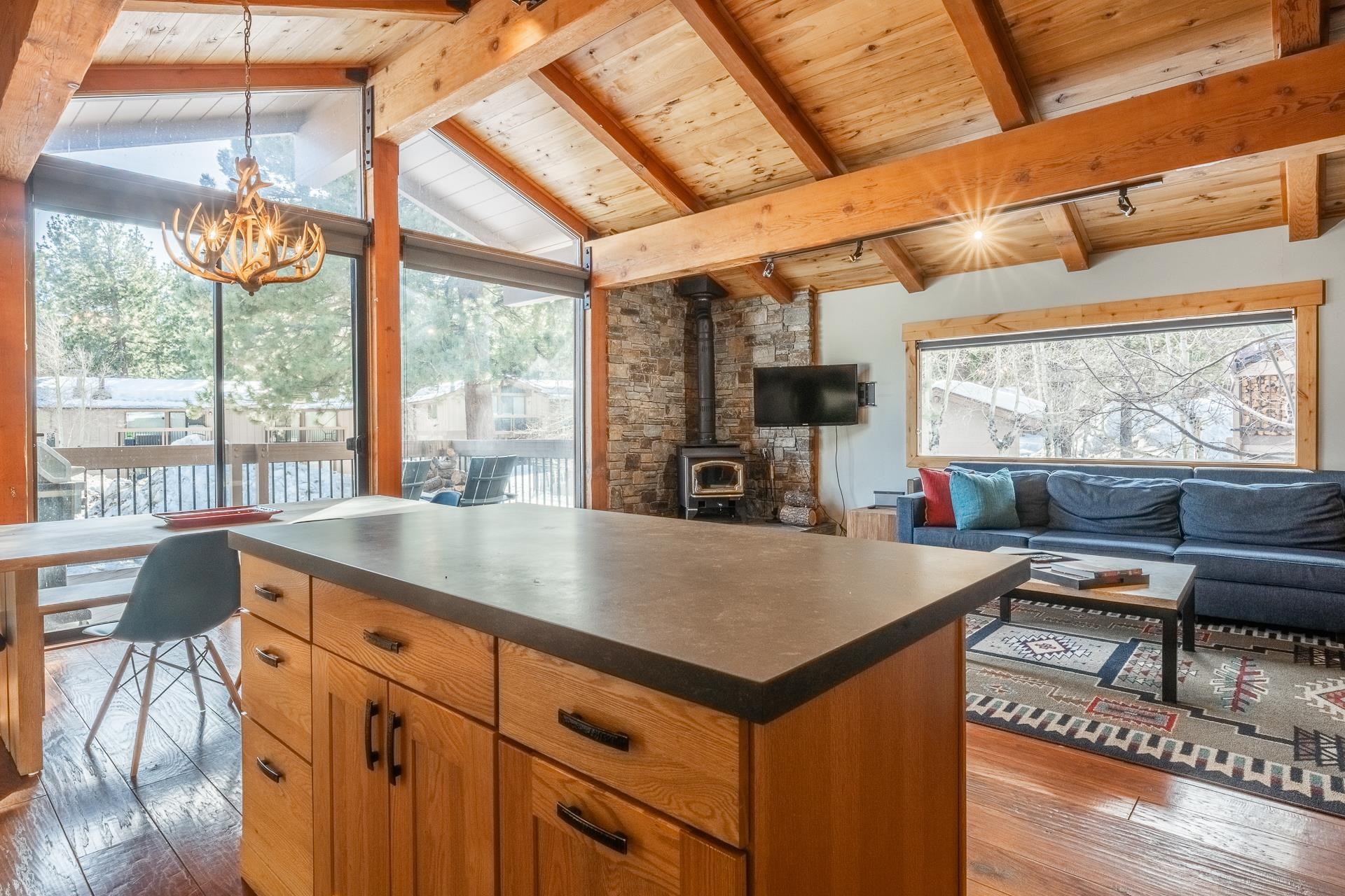 3252 Chateau Road, Unit 24 Mammoth Lakes, CA 93546 - Photo 7 of 55