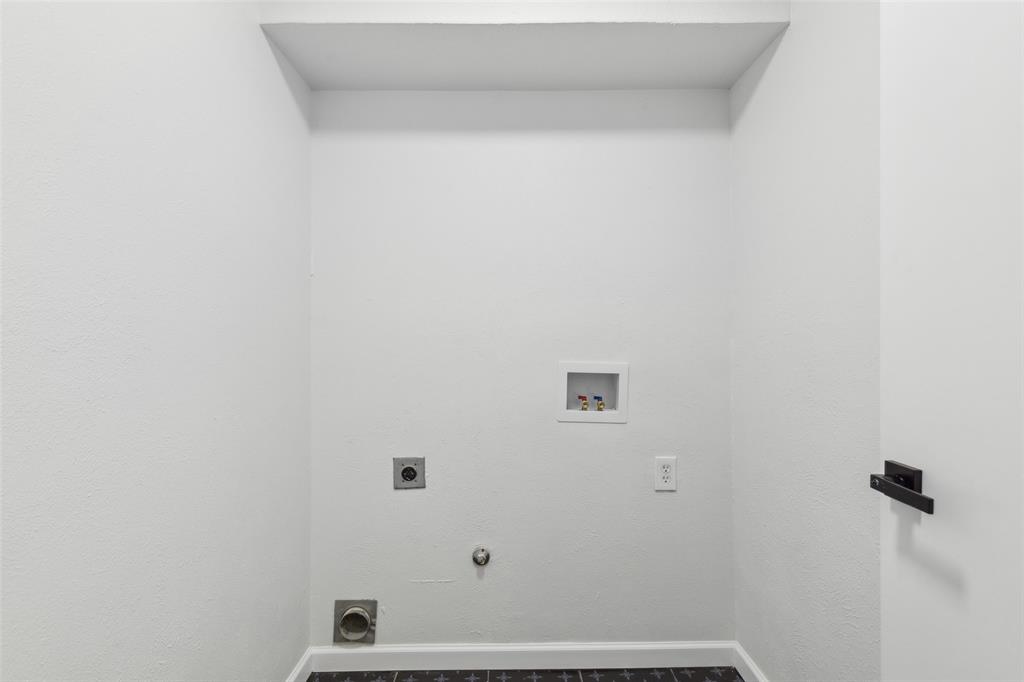 911 Pebblebrook Drive Allen, TX 75002 - Photo 29 of 32 a view of a small space