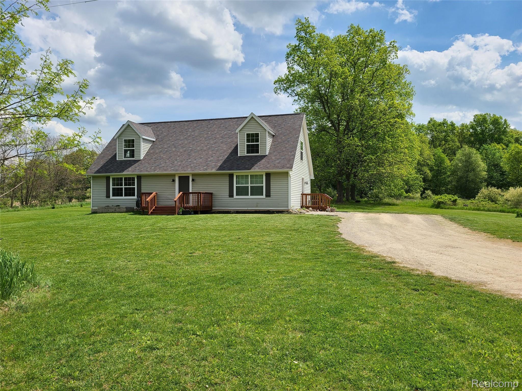 9590 Scully Road Whitmore Lake, MI 48189 - Photo 1 of 36 20210521_120331.jpg