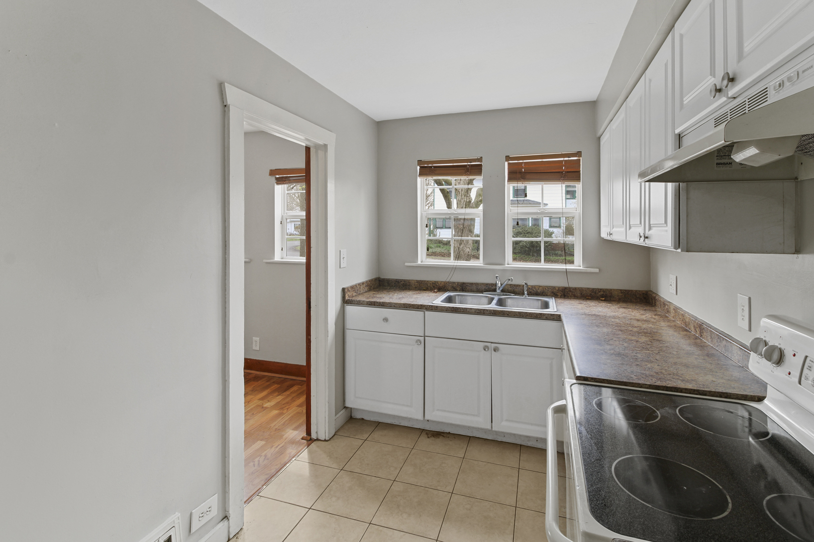 107 South Draper Avenue Champaign, IL 61821 - Photo 8 of 20