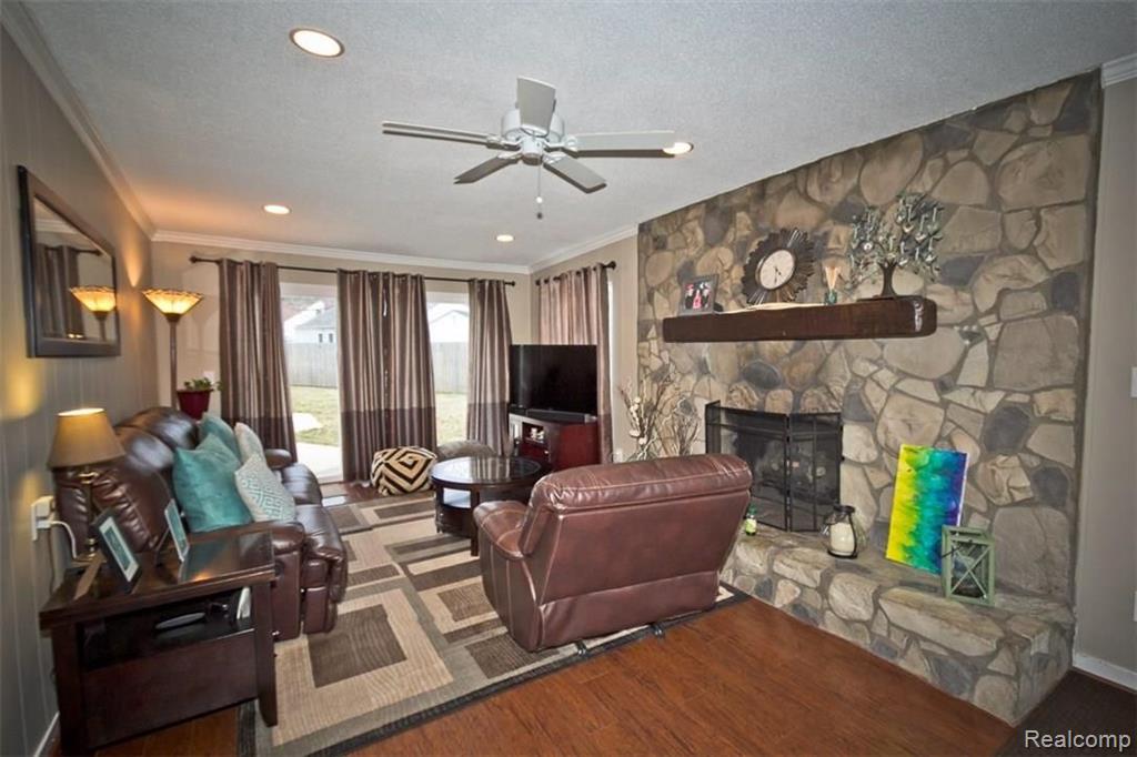 1529 Butternut Avenue Royal Oak, MI 48073 - Photo 7 of 43