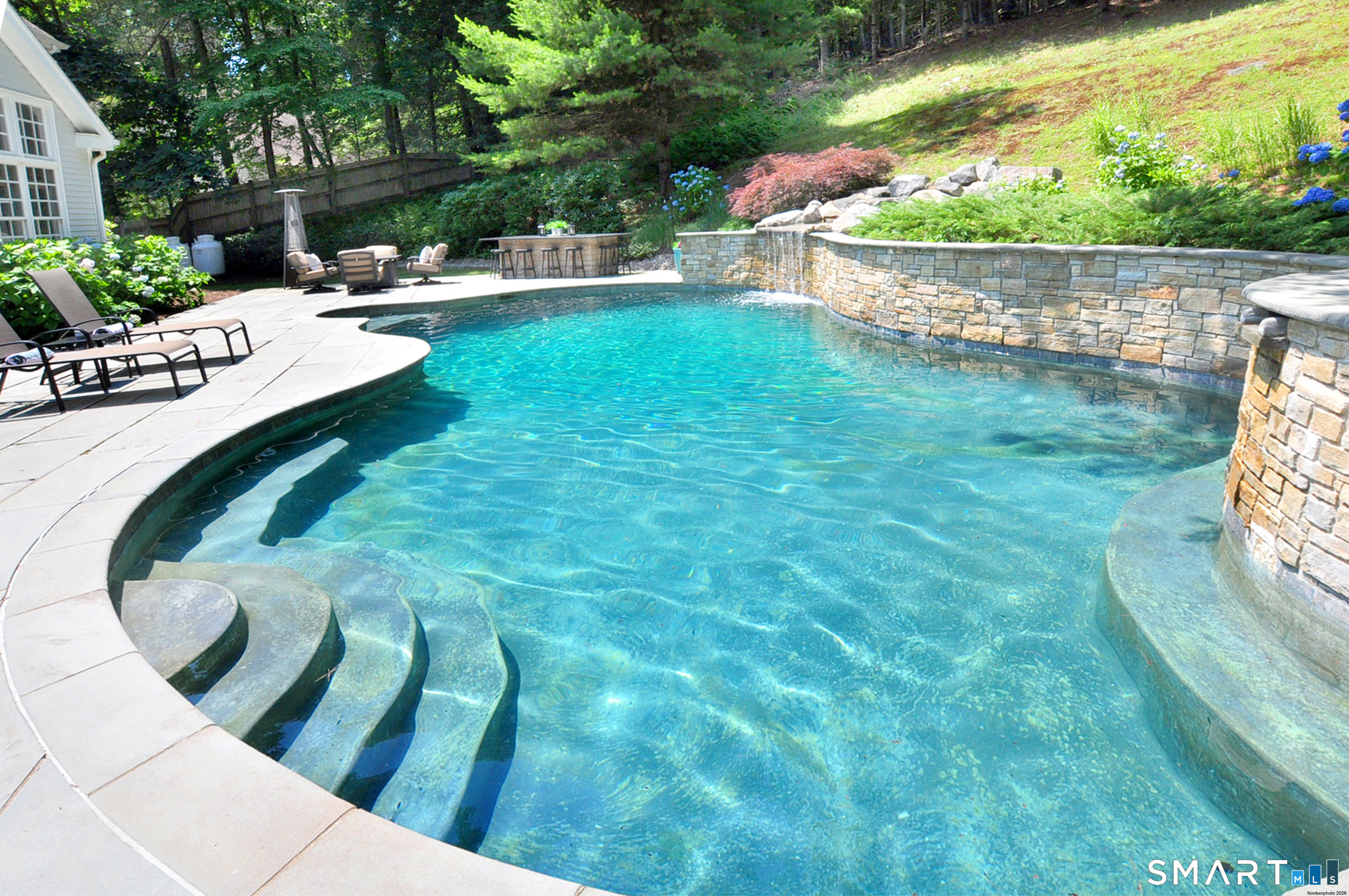 61 Westmont Road Avon, CT 06001 - Photo 6 of 39