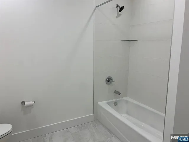 $3,500 | 301 Beech Street, Unit OF7, Hackensack, NJ 07601