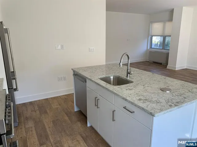 $3,500 | 301 Beech Street, Unit OF7, Hackensack, NJ 07601