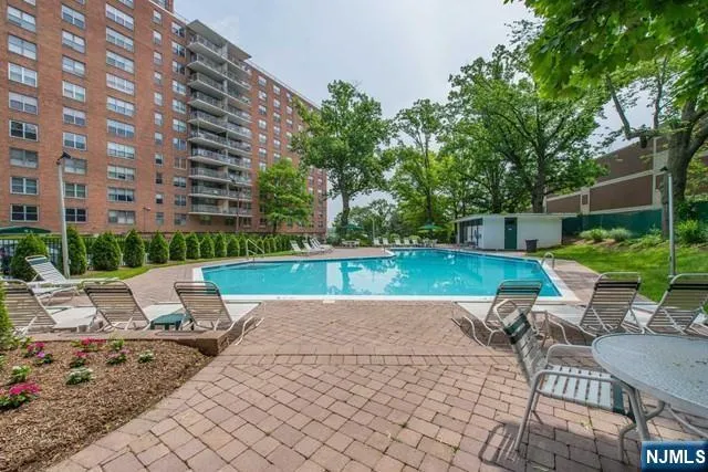 $3,500 | 301 Beech Street, Unit OF7, Hackensack, NJ 07601