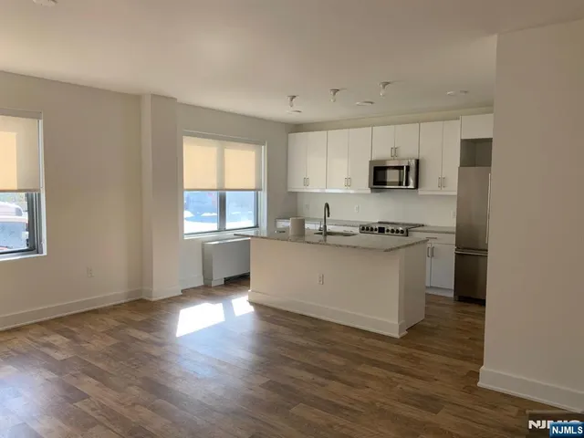 $3,500 | 301 Beech Street, Unit OF7, Hackensack, NJ 07601