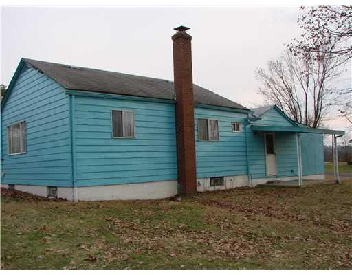 223 Roberts Road Plum, PA 15239 - Photo 16 of 17 Exterior Back.