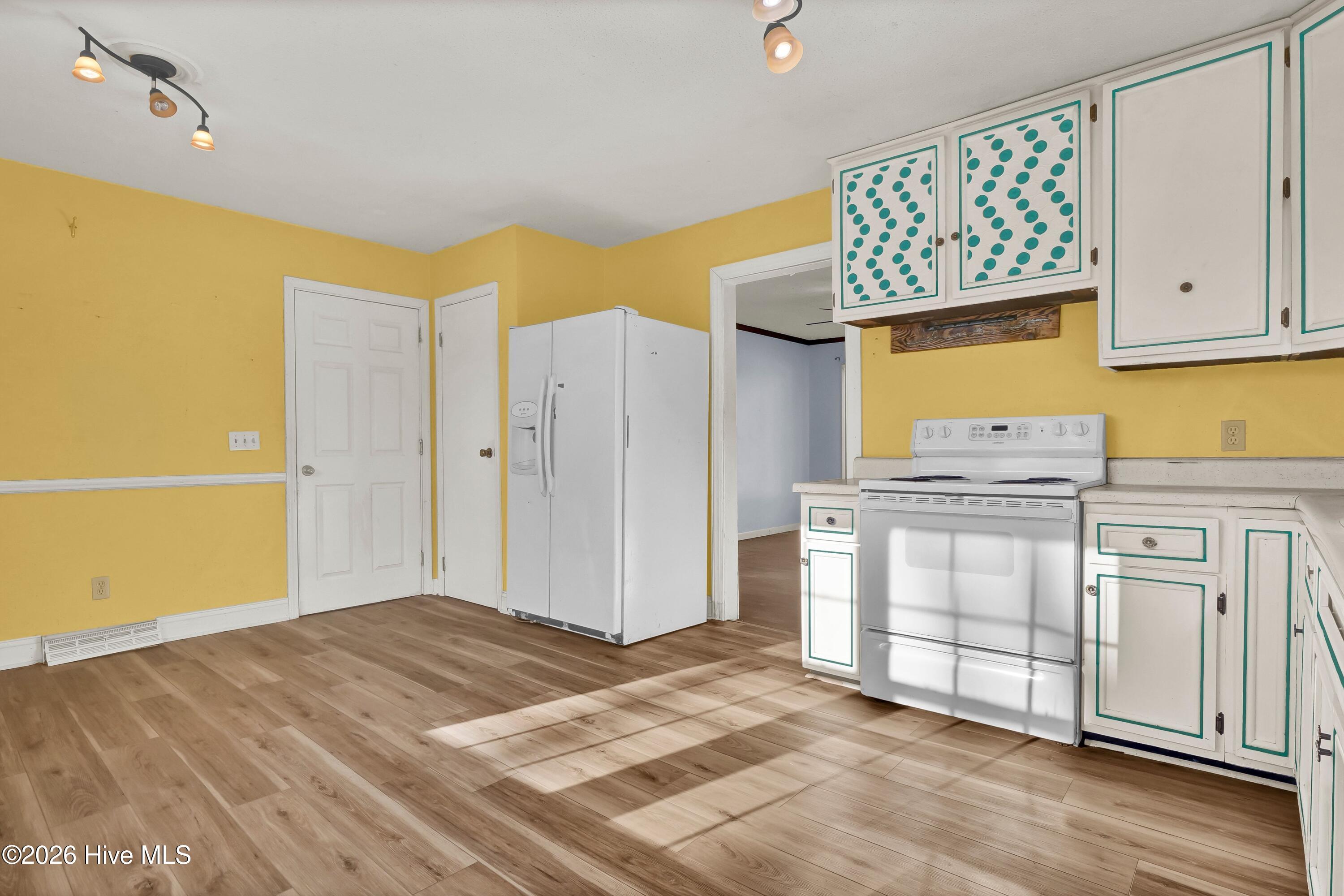 3533 Middle Sound Loop Road Wilmington, NC 28411 - Photo 14 of 25 014_p2999003_823