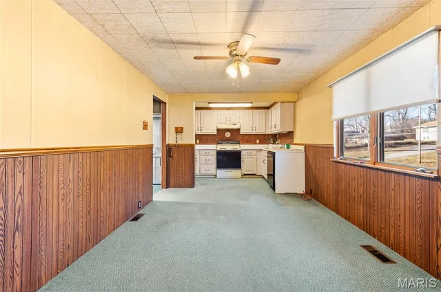 $130,000 | 464 West Rosedale Drive, East Alton, IL 62024