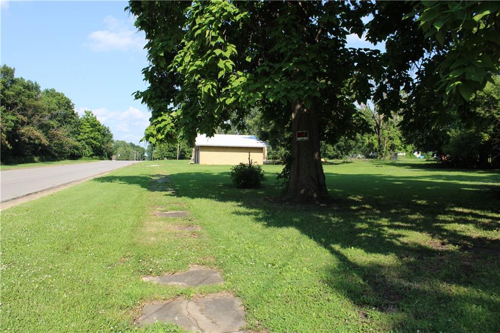 South Oak Street Mulberry, KS 66756 - Photo 2 of 3