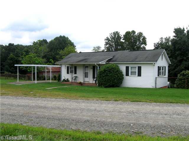 208 Collins Road Madison, NC 27025 - Photo 2 of 16 Exterior Front.