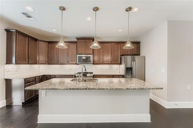 $600,000 | 313 Derrymore Drive, Woodstock, GA 30188