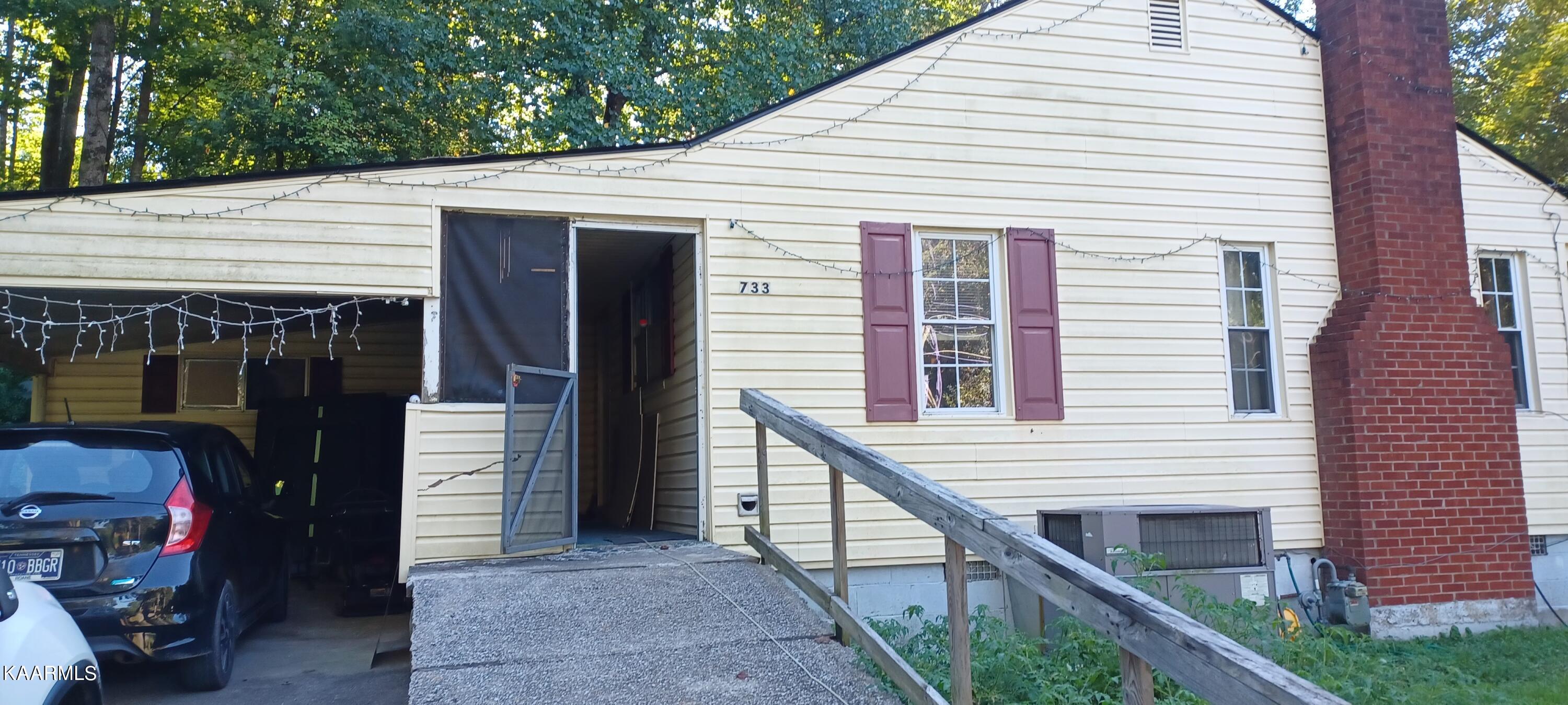 733 Daugherty Road Oliver Springs, TN 37840 - Photo 2 of 6 20220908_170826