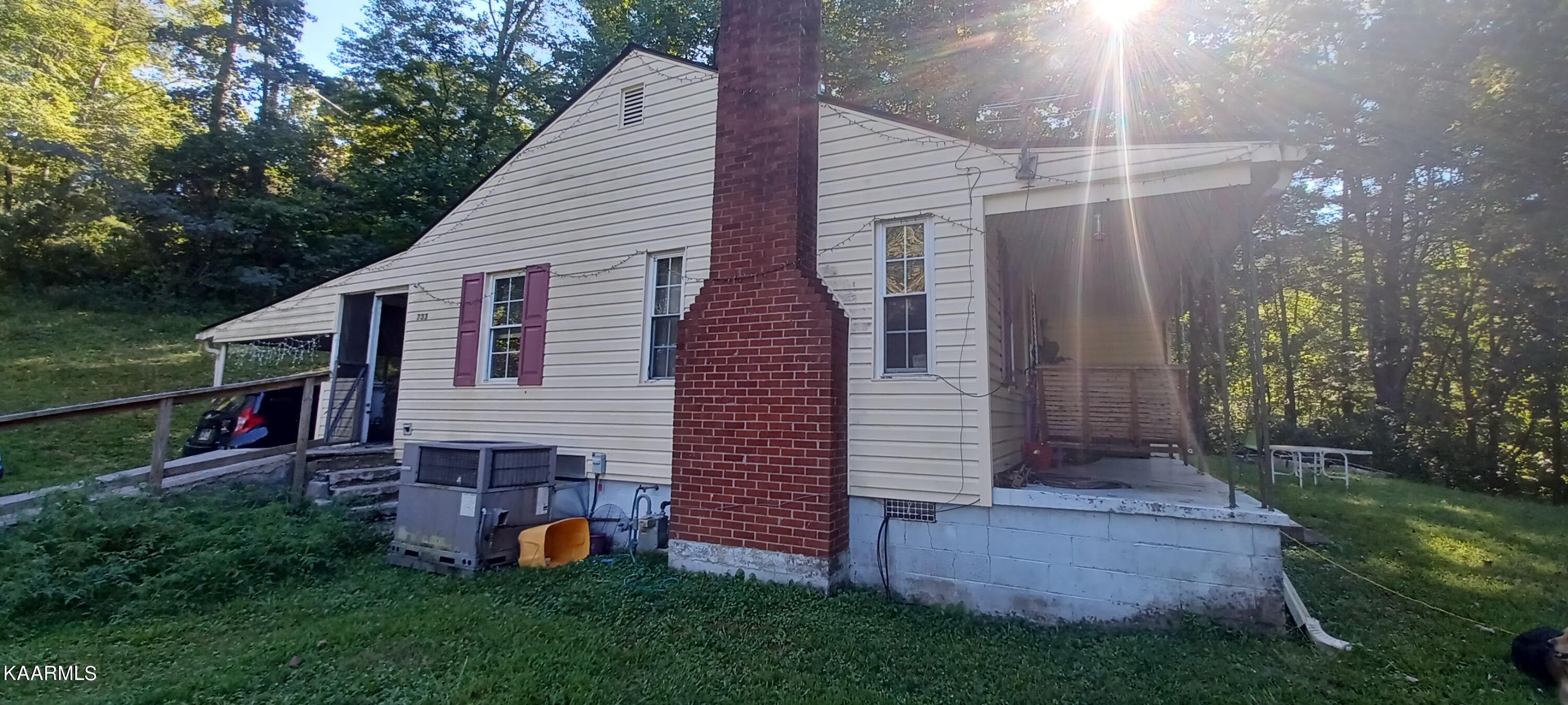 733 Daugherty Road Oliver Springs, TN 37840 - Photo 4 of 6 20220908_170444