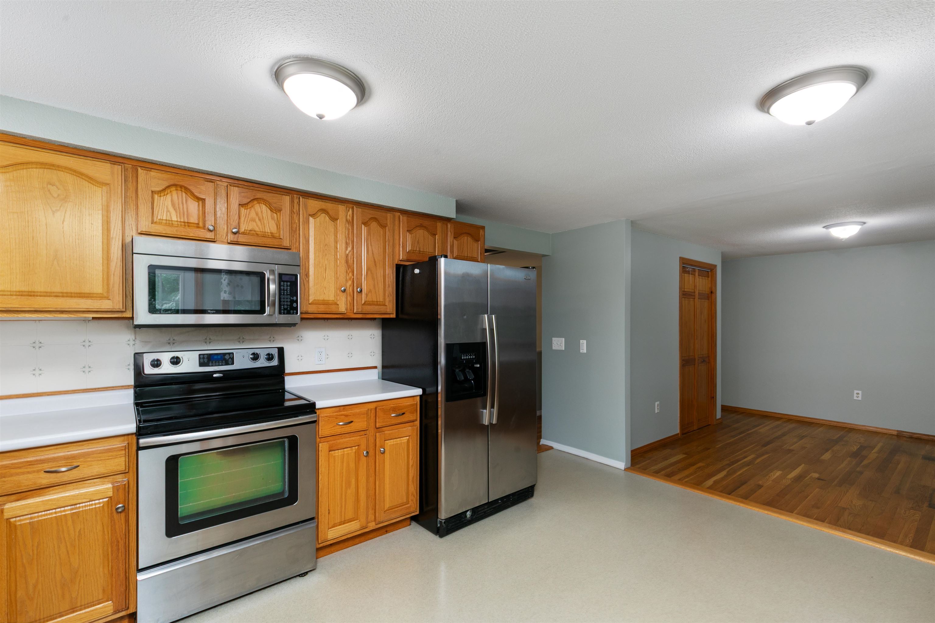 3 Custom Street Nashua, NH 03062 - Photo 12 of 47 Gallery Image 12
