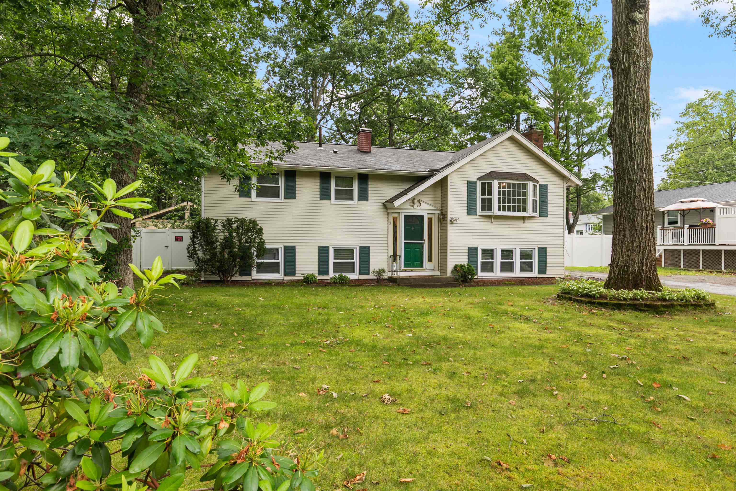 3 Custom Street Nashua, NH 03062 - Photo 4 of 47 Gallery Image 4