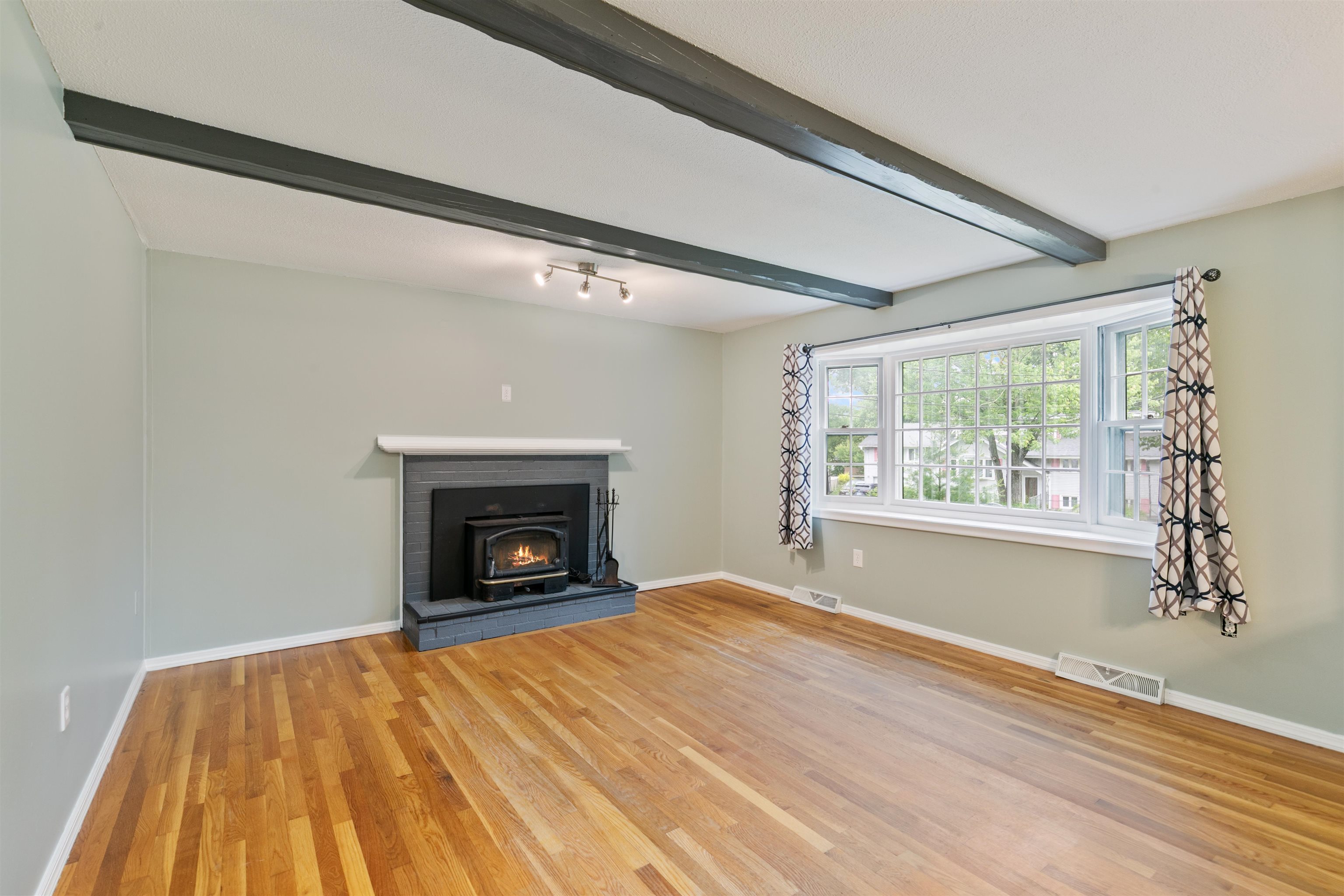 3 Custom Street Nashua, NH 03062 - Photo 6 of 47 Gallery Image 6