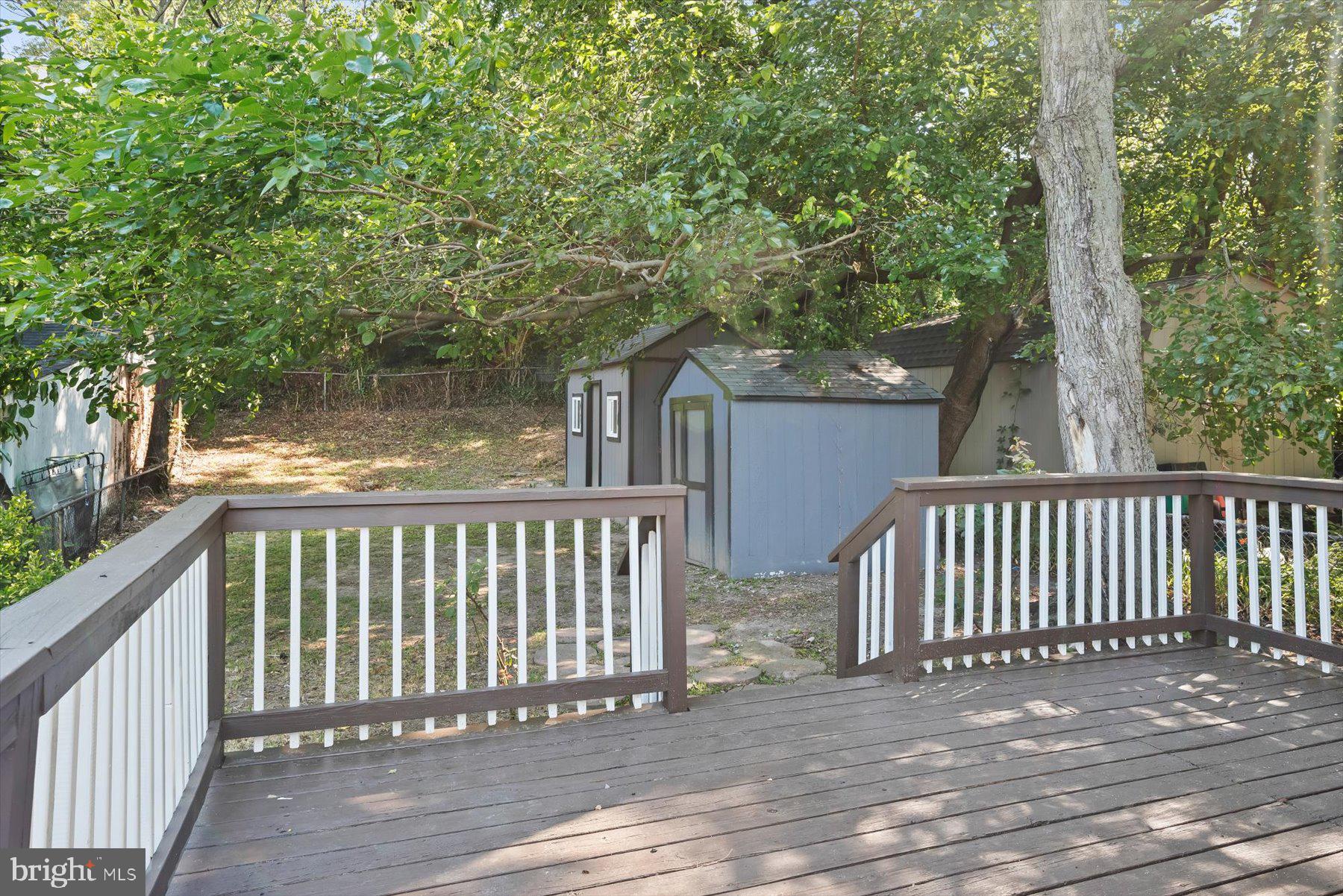 4 Wendover Road Glen Burnie, MD 21060 - Photo 10 of 20 Rear deck