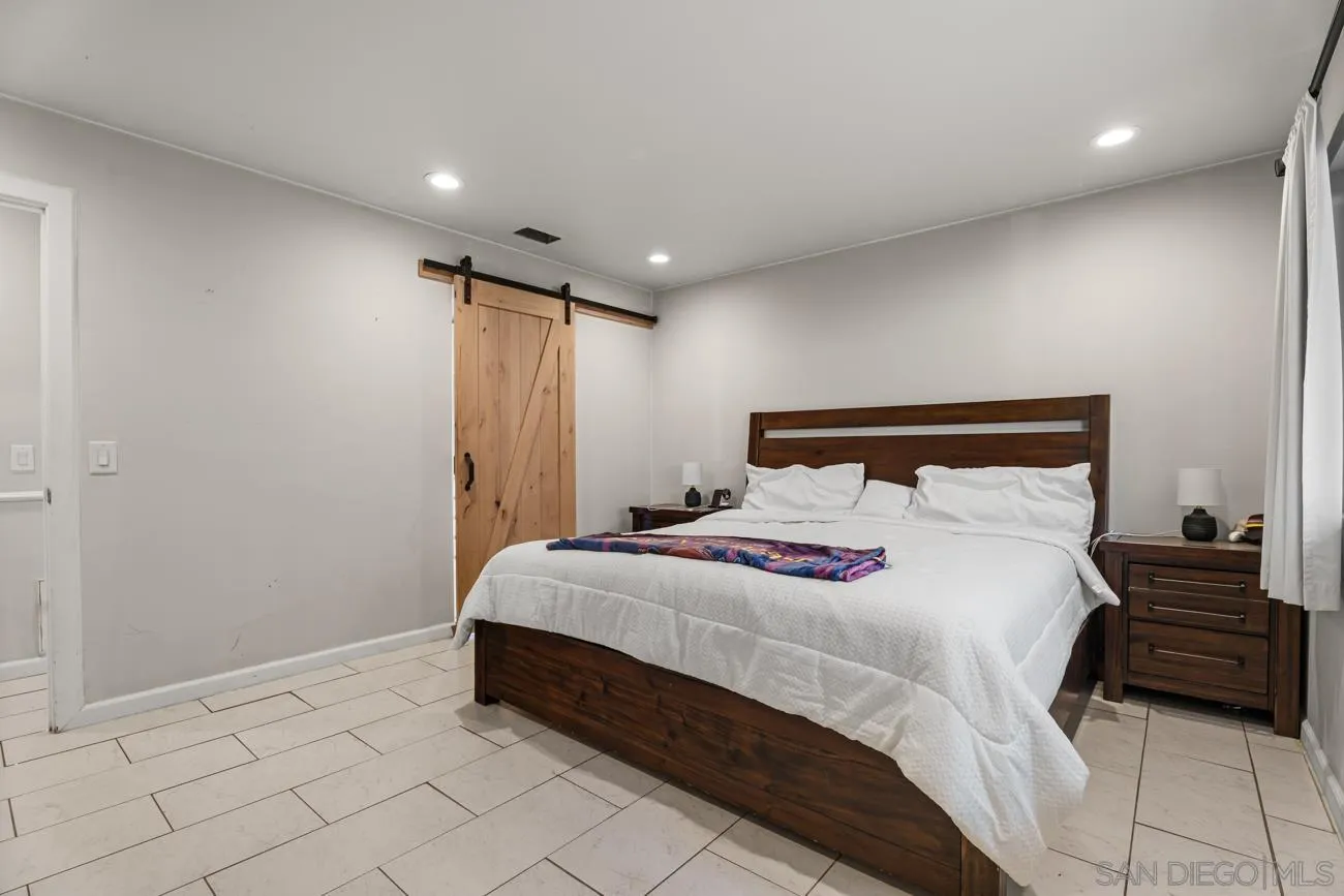 24381 Rutherford Road Ramona, CA 92065 - Photo 21 of 41 Primary Bedroom