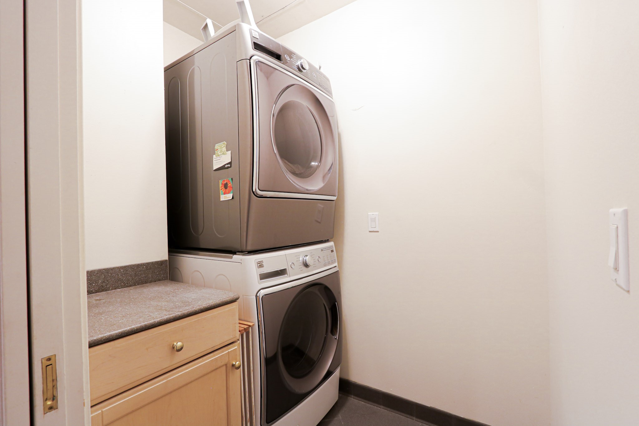 2016 Main Street, Unit PH 2 Houston, TX 77002 - Photo 16 of 32 Laundry Room