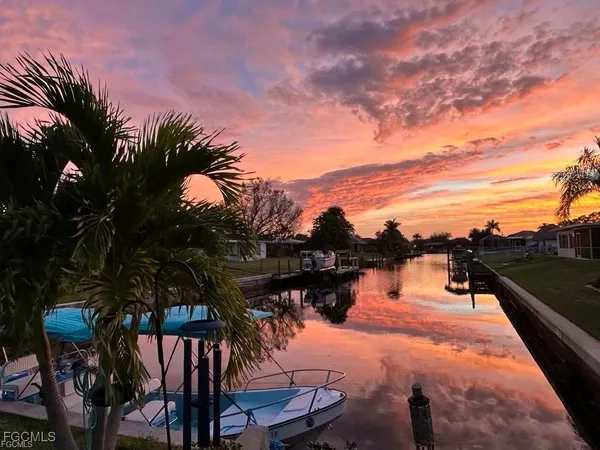 $500,000 | 4638 Vinsetta Avenue, North Fort Myers, FL 33903