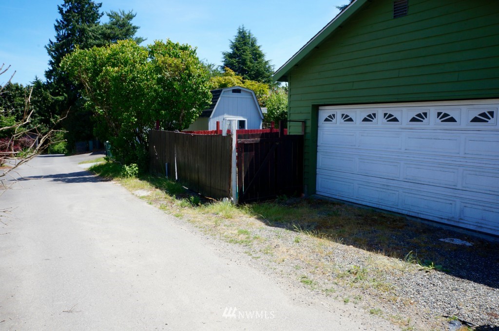1222 Northeast 96th Street Seattle, WA 98115 - Photo 12 of 12
