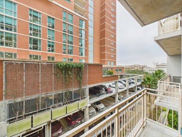 $10,000 | 2520 Robinhood Street, Unit 506, Houston, TX 77005