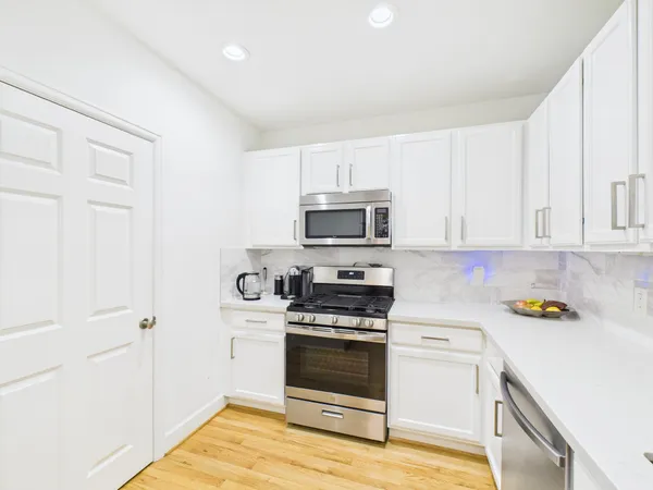 $10,000 | 2520 Robinhood Street, Unit 506, Houston, TX 77005