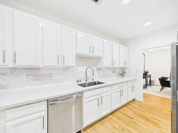 $10,000 | 2520 Robinhood Street, Unit 506, Houston, TX 77005