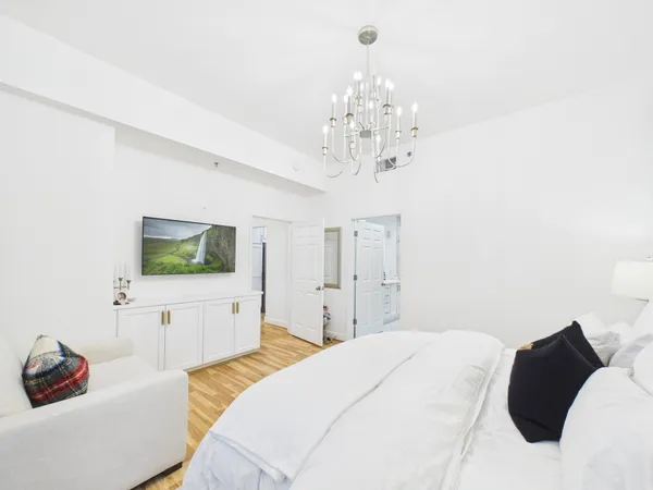 $10,000 | 2520 Robinhood Street, Unit 506, Houston, TX 77005