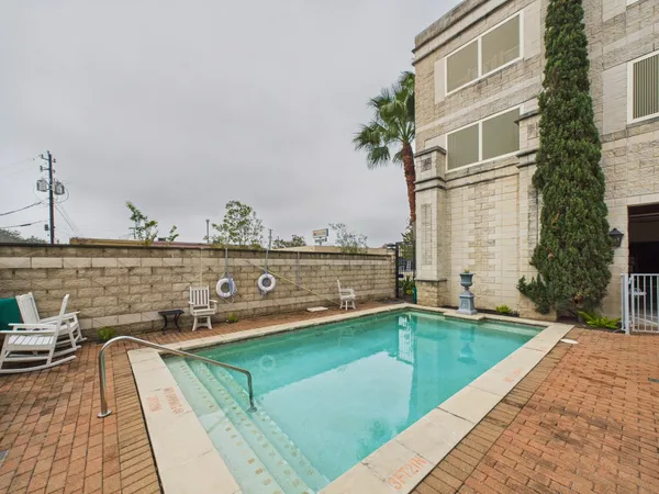 $10,000 | 2520 Robinhood Street, Unit 506, Houston, TX 77005