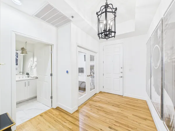 $10,000 | 2520 Robinhood Street, Unit 506, Houston, TX 77005