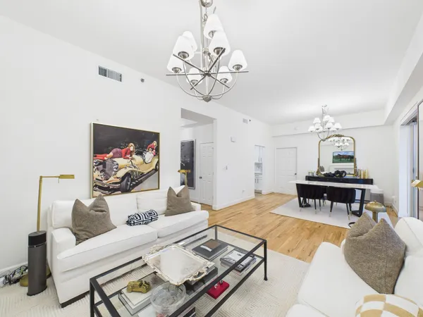 $10,000 | 2520 Robinhood Street, Unit 506, Houston, TX 77005