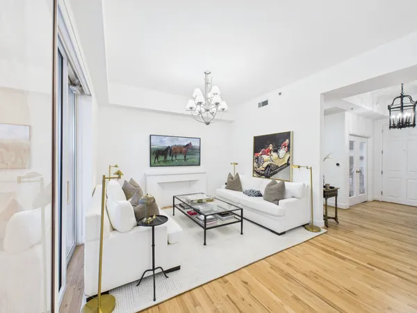 $10,000 | 2520 Robinhood Street, Unit 506, Houston, TX 77005