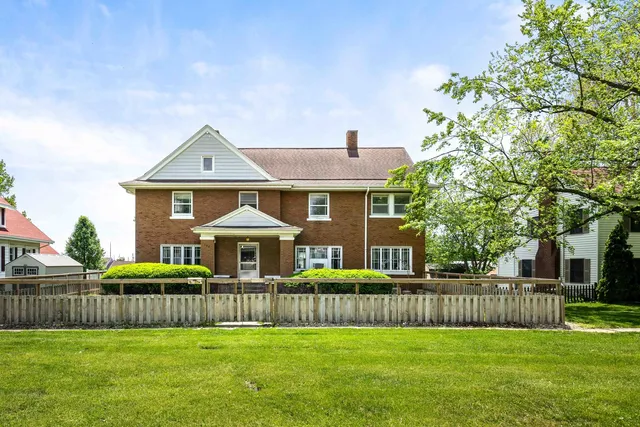 $225,000 | 546 Elmwood Court, El Paso, IL 61738