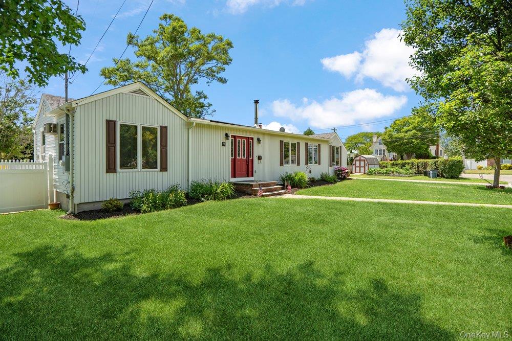 76 Alton Road Babylon, NY 11702 - Photo 2 of 31