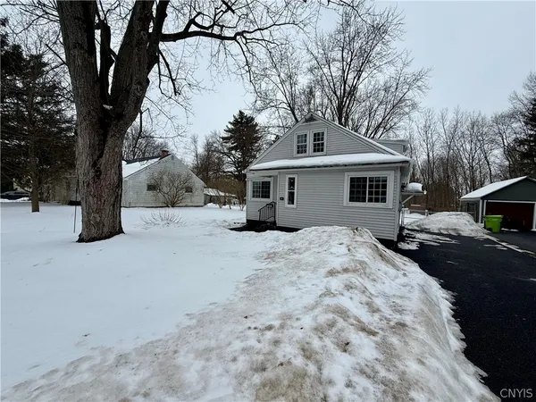 $2,300 | 6 Curtis Avenue, Lysander, NY 13027