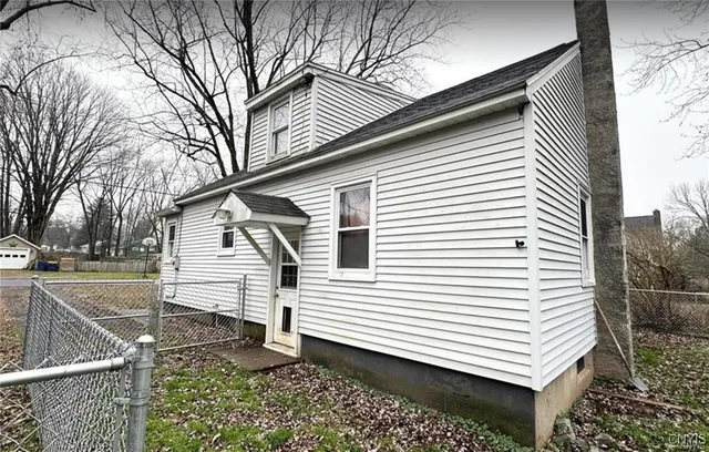 $2,400 | 6 Curtis Avenue, Lysander, NY 13027