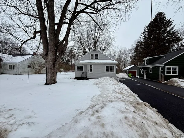 $2,300 | 6 Curtis Avenue, Lysander, NY 13027