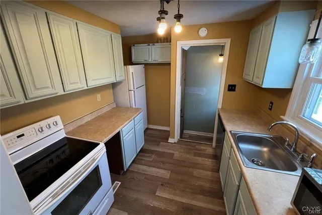 $2,400 | 6 Curtis Avenue, Lysander, NY 13027